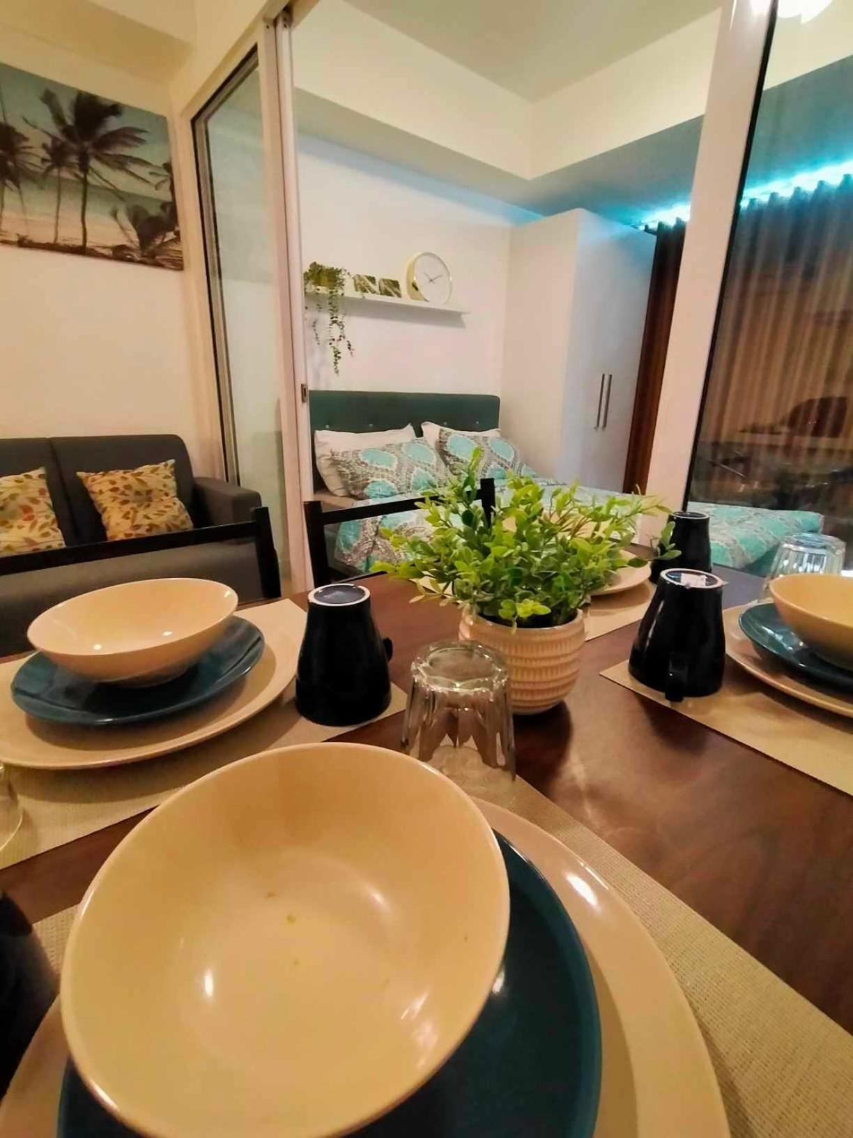 Beach Front Living In The Heart Of The City, Azure Residences Manille Extérieur photo
